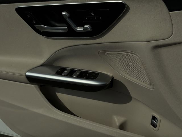 Used 2023 Mercedes-Benz C 300 Sedan image 32