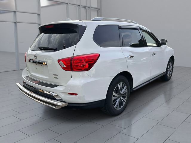 Used 2020 Nissan Pathfinder SL AWD/4WD image 2