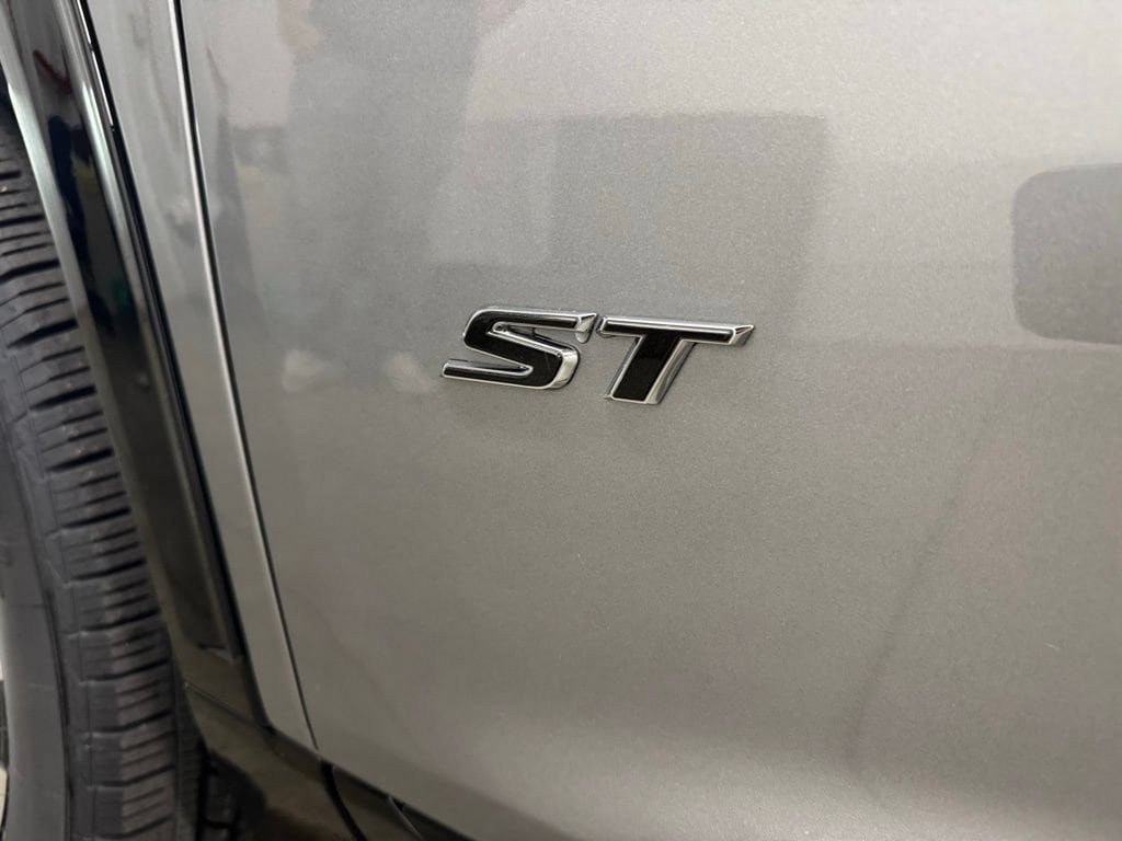 New 2026 Buick Enclave Sport Touring w/ Power Package FWD image 13