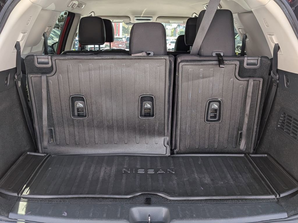 Used 2022 Nissan Pathfinder SV w/ SV Black Package image 6