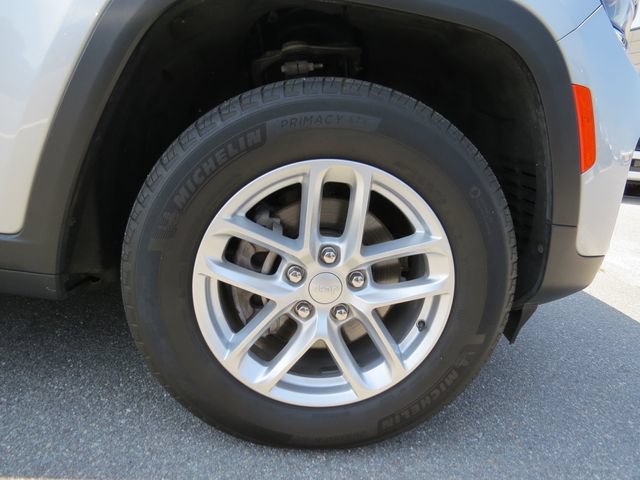 Certified 2024 Jeep Grand Cherokee Laredo X w/ Luxury Tech Group I RWD image 9