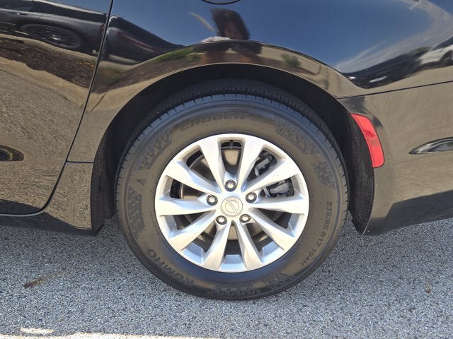 Used 2025 Chrysler Pacifica Select FWD image 13