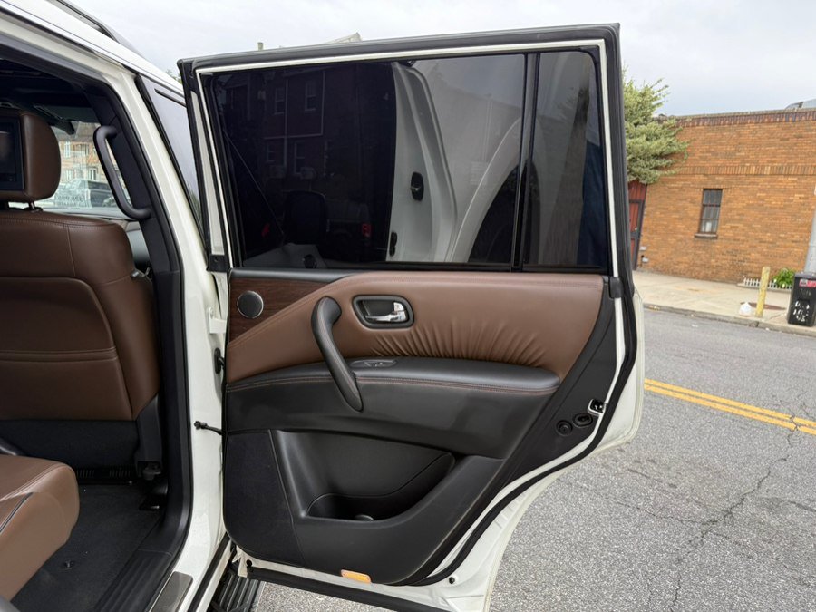 Used 2020 Nissan Armada Platinum w/ Platinum Reserve Package AWD/4WD image 27