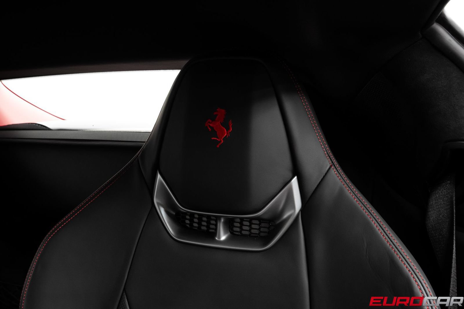 Used 2023 Ferrari 296 GTB RWD image 40