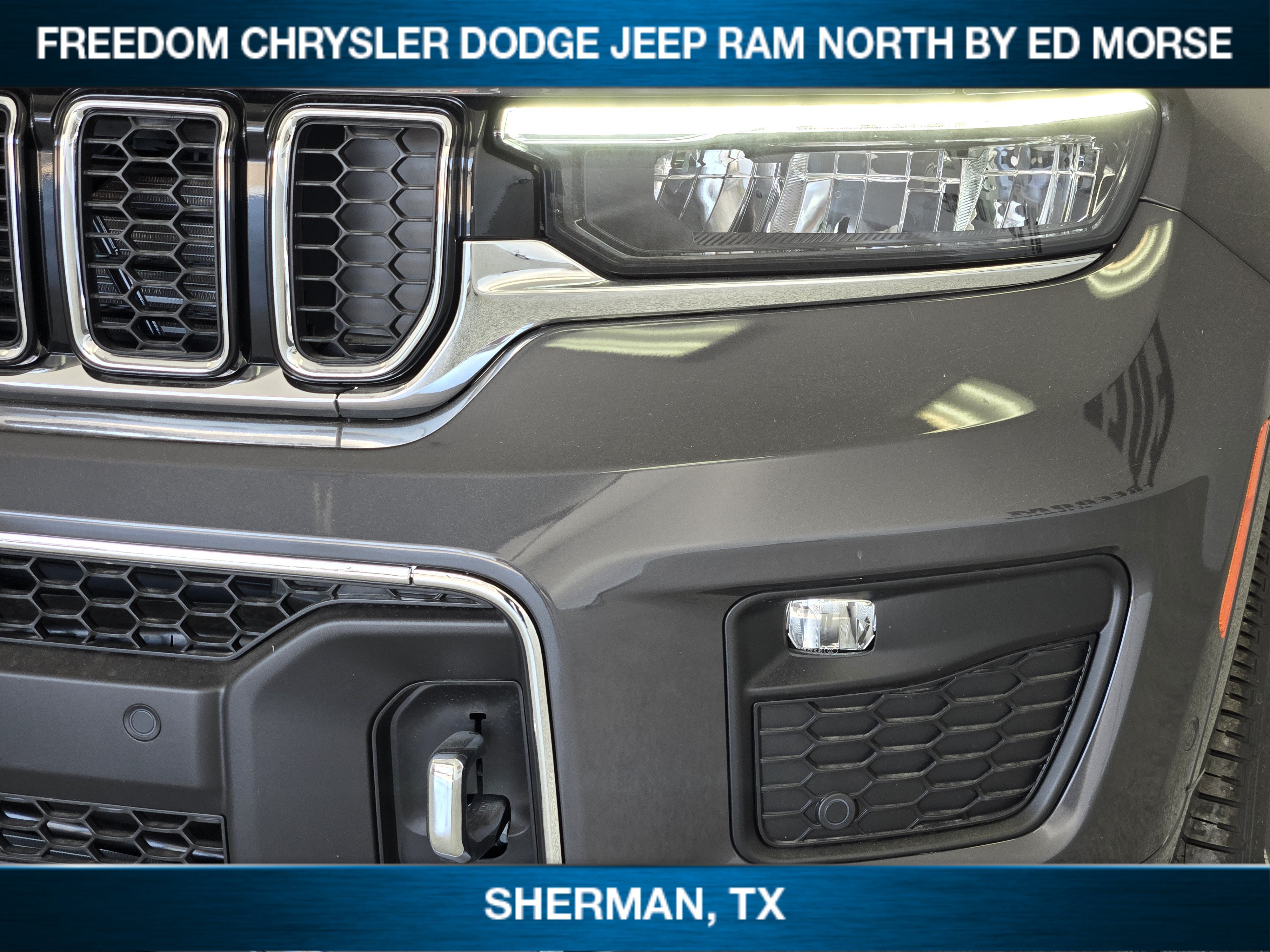 New 2025 Jeep Grand Cherokee L Overland w/ Rear Seat Video Group I AWD/4WD image 5