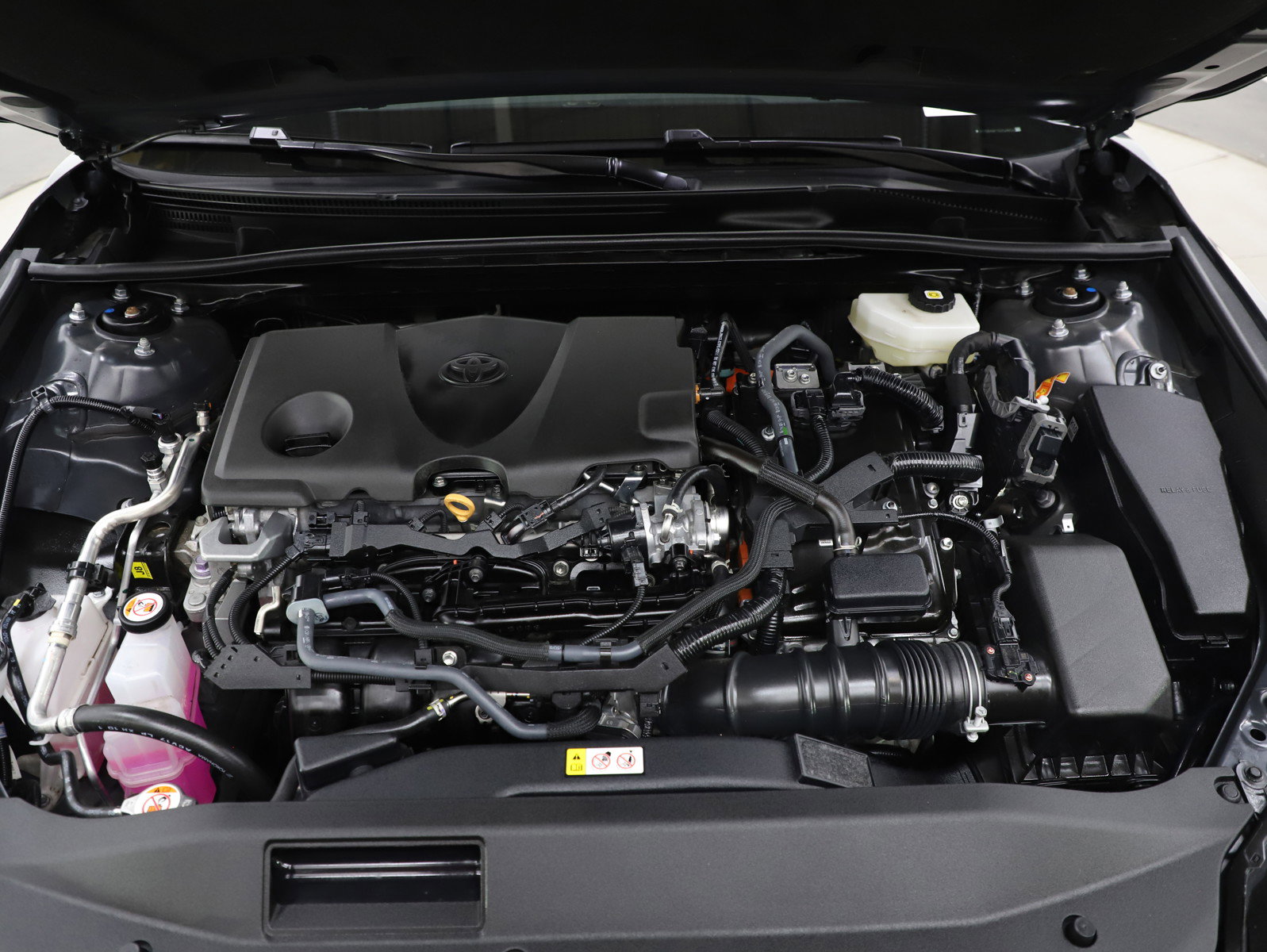 Used 2025 Toyota Camry SE image 30