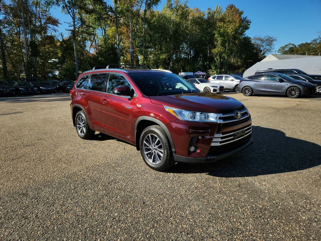 Used 2018 Toyota Highlander XLE image 3