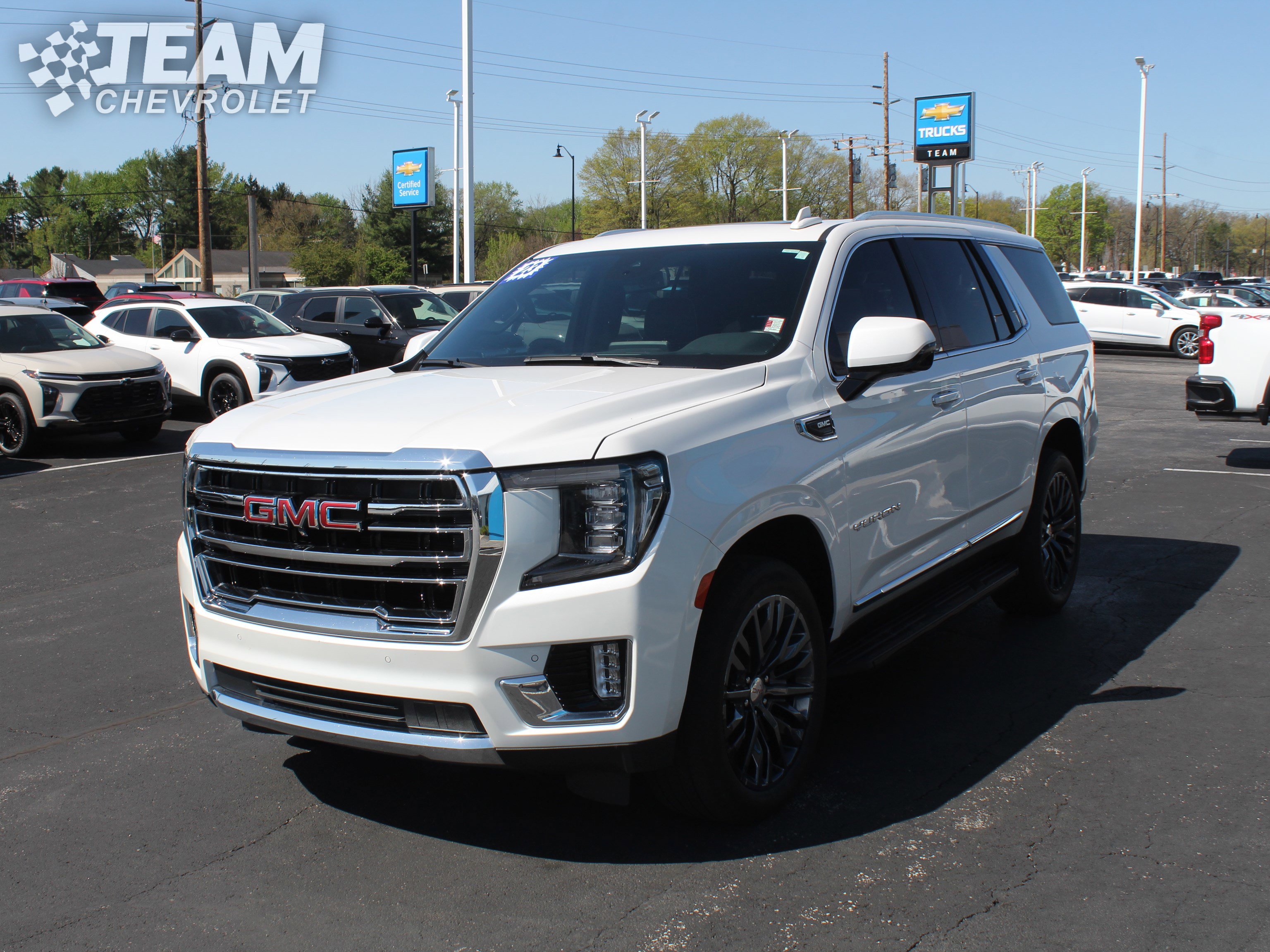 Used 2023 GMC Yukon SLT w/ SLT Luxury Package AWD/4WD image 8