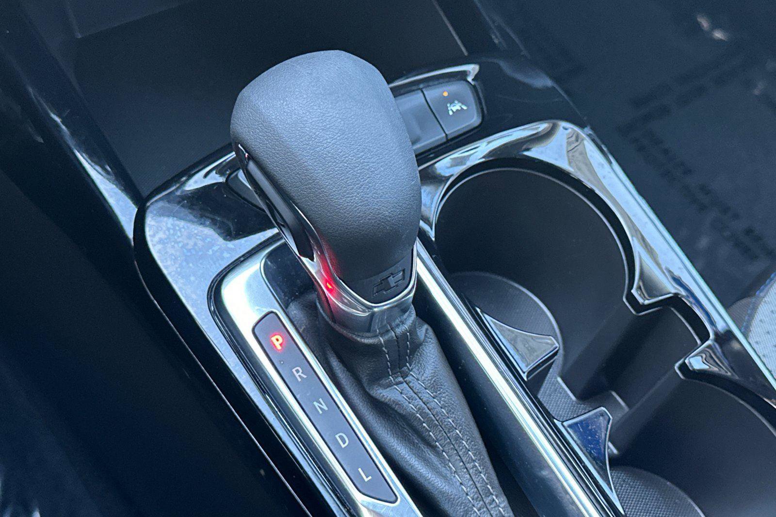 Used 2025 Chevrolet Trax LT w/ LT Convenience Package image 20