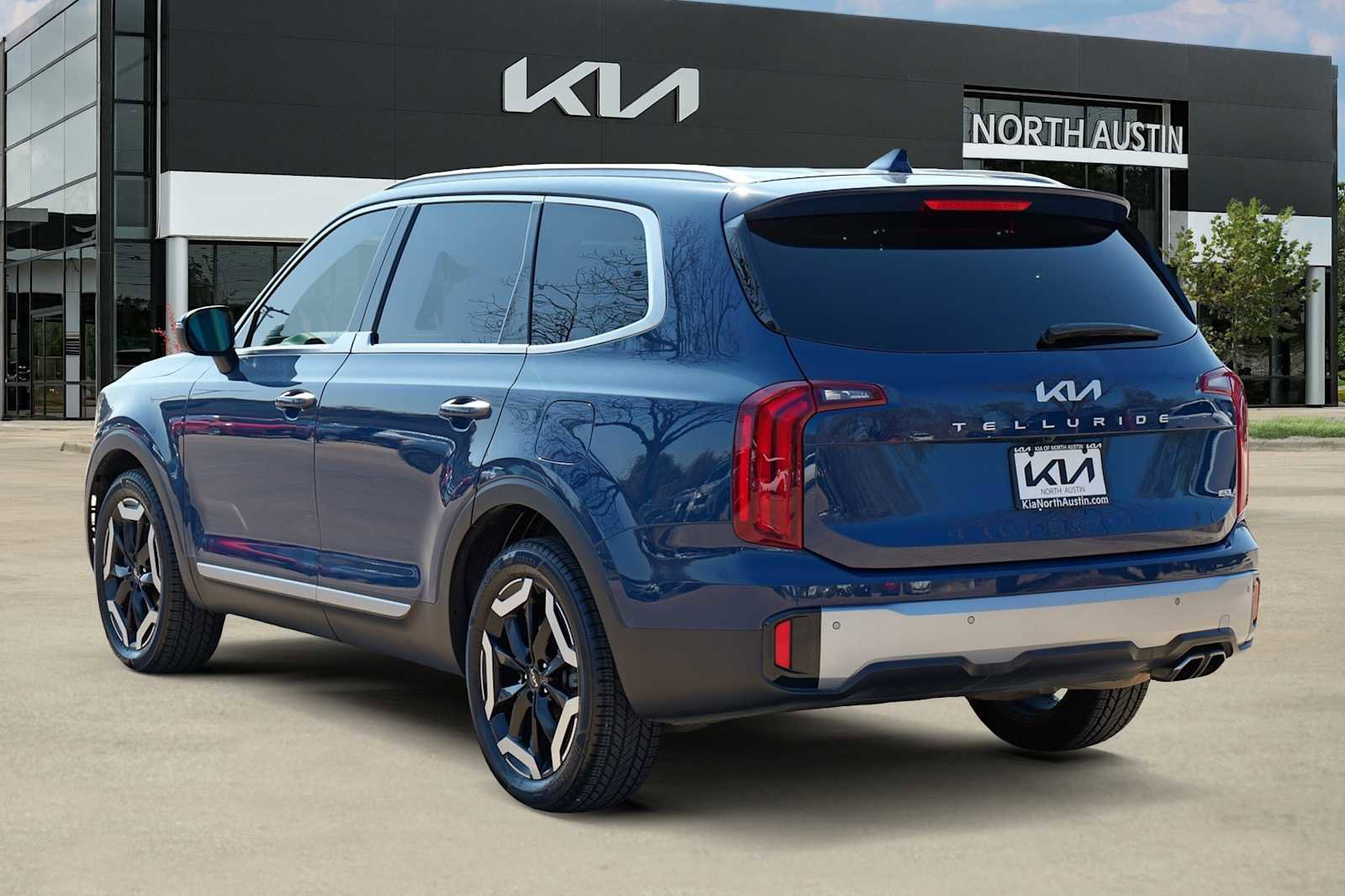 Used 2023 Kia Telluride S w/ S Sunroof Package AWD/4WD image 4