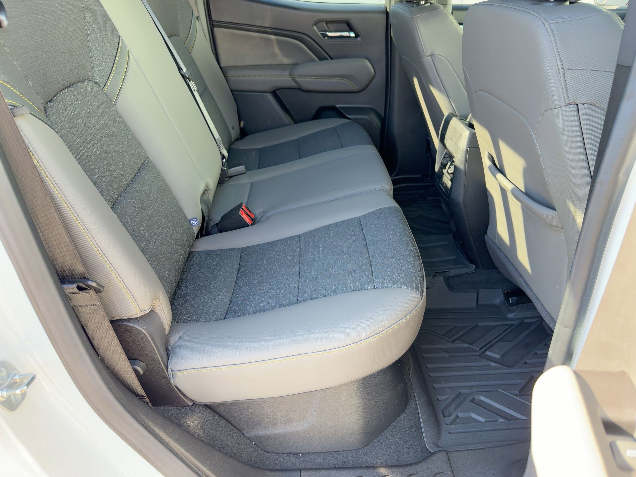 Used 2024 Chevrolet Colorado ZR2 w/ Technology Package image 25