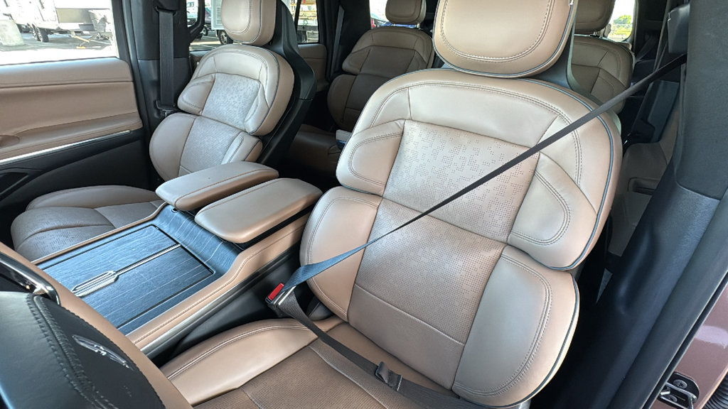Used 2026 Lincoln Navigator Black Label AWD/4WD image 23