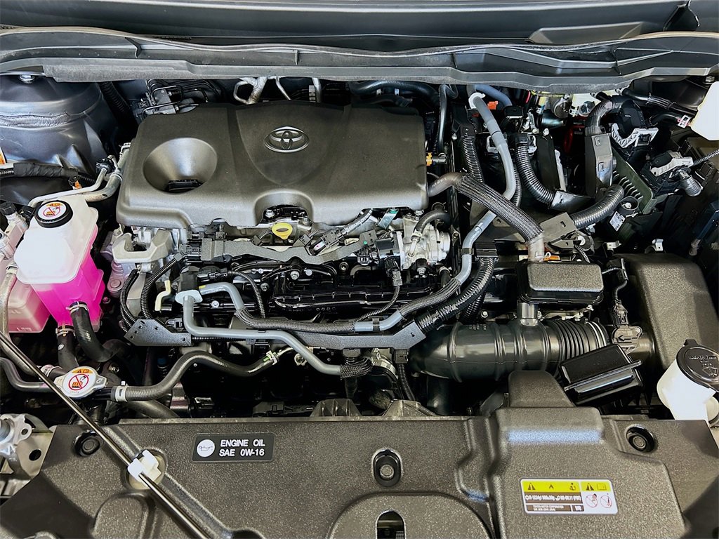 Used 2025 Toyota Sienna XLE image 29