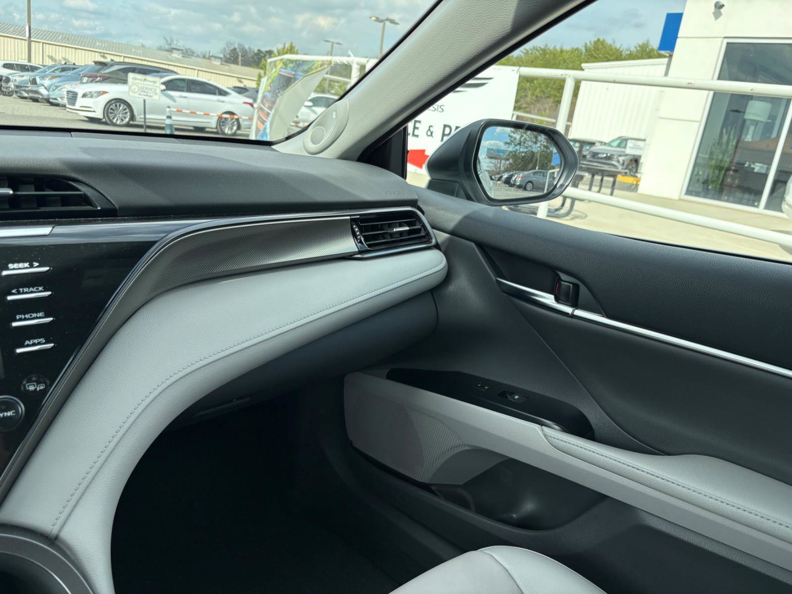 Used 2019 Toyota Camry XSE image 23