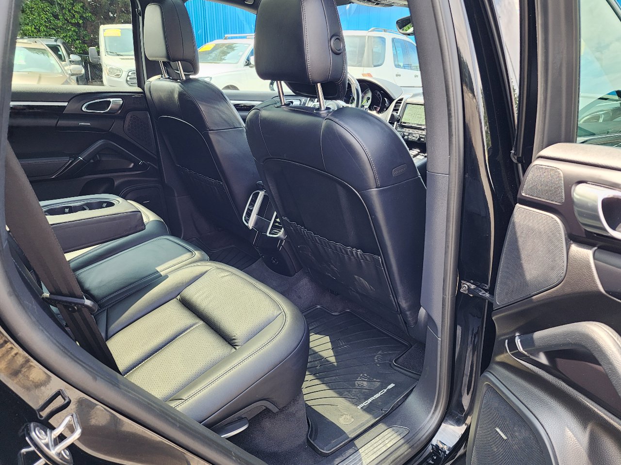 Used 2016 Porsche Cayenne S image 29