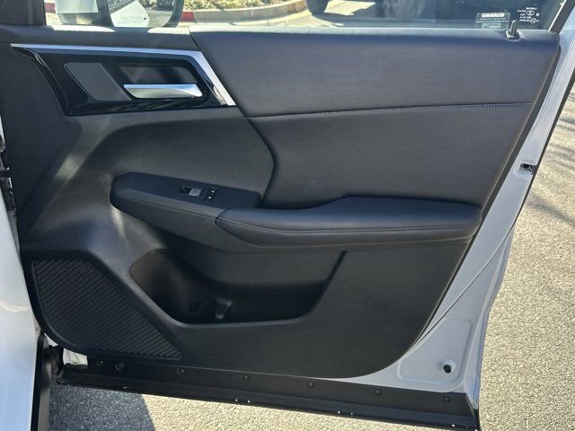 Used 2024 Mitsubishi Outlander SE image 19