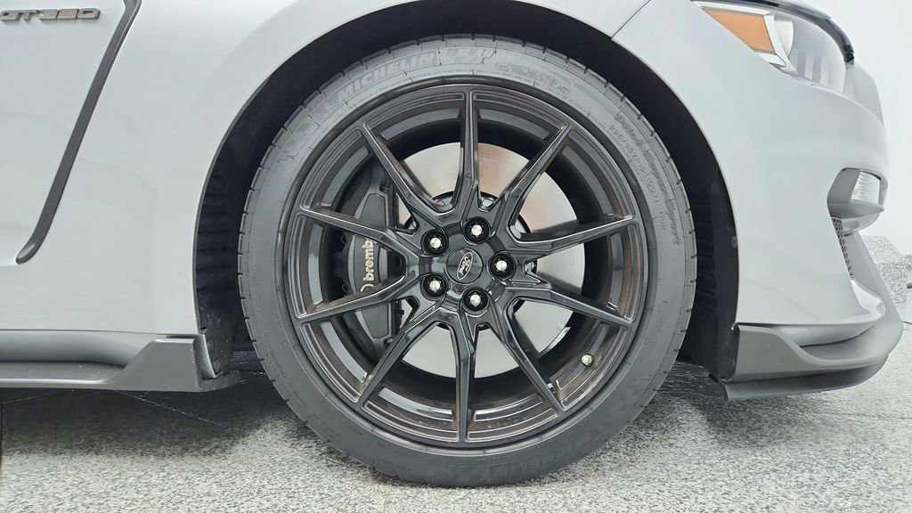 Used 2020 Ford Mustang Shelby GT350 w/ Technology Package image 34