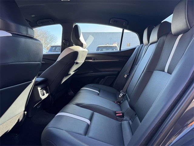Used 2025 Toyota Camry SE image 10