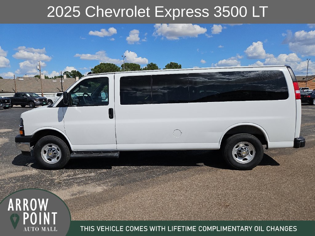 Used 2025 Chevrolet Express 3500 LT w/ LT Preferred Equipment Group RWD image 7