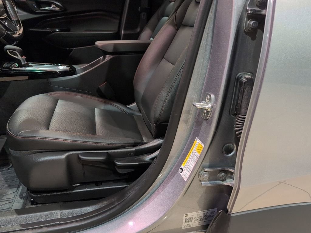 Used 2025 Chevrolet Trax RS w/ Driver Confidence Package image 10