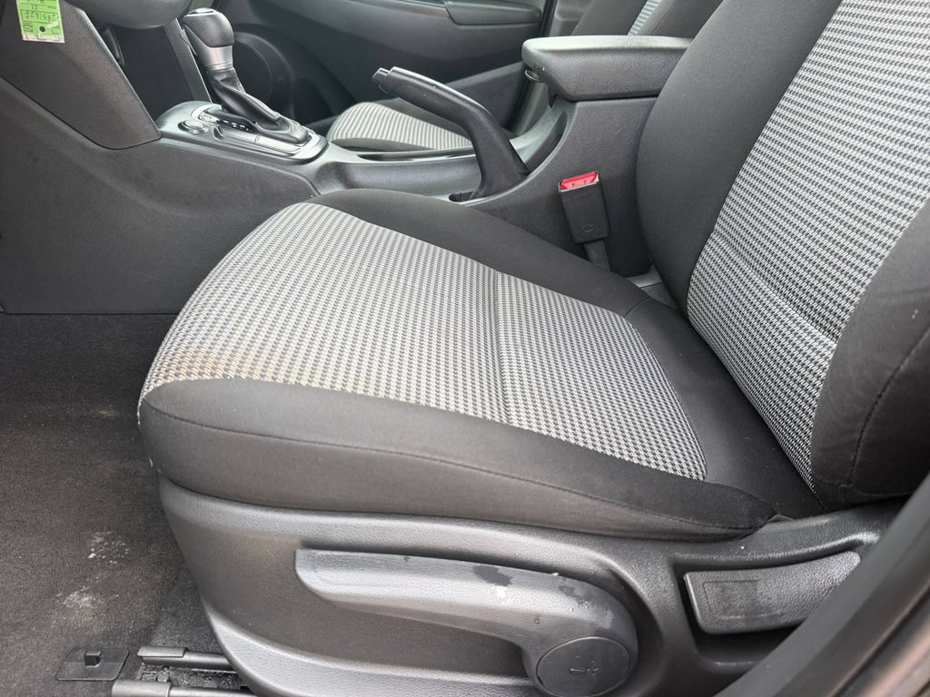 Used 2021 Hyundai Kona SE FWD image 11