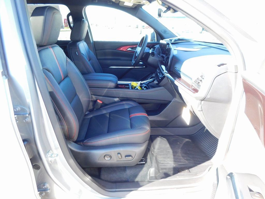 New 2026 Chevrolet Traverse RS w/ LPO, Floor Liner Package image 17