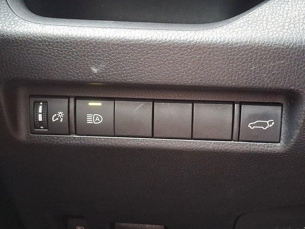 Used 2021 Toyota RAV4 XLE w/ Convenience Package AWD/4WD image 23