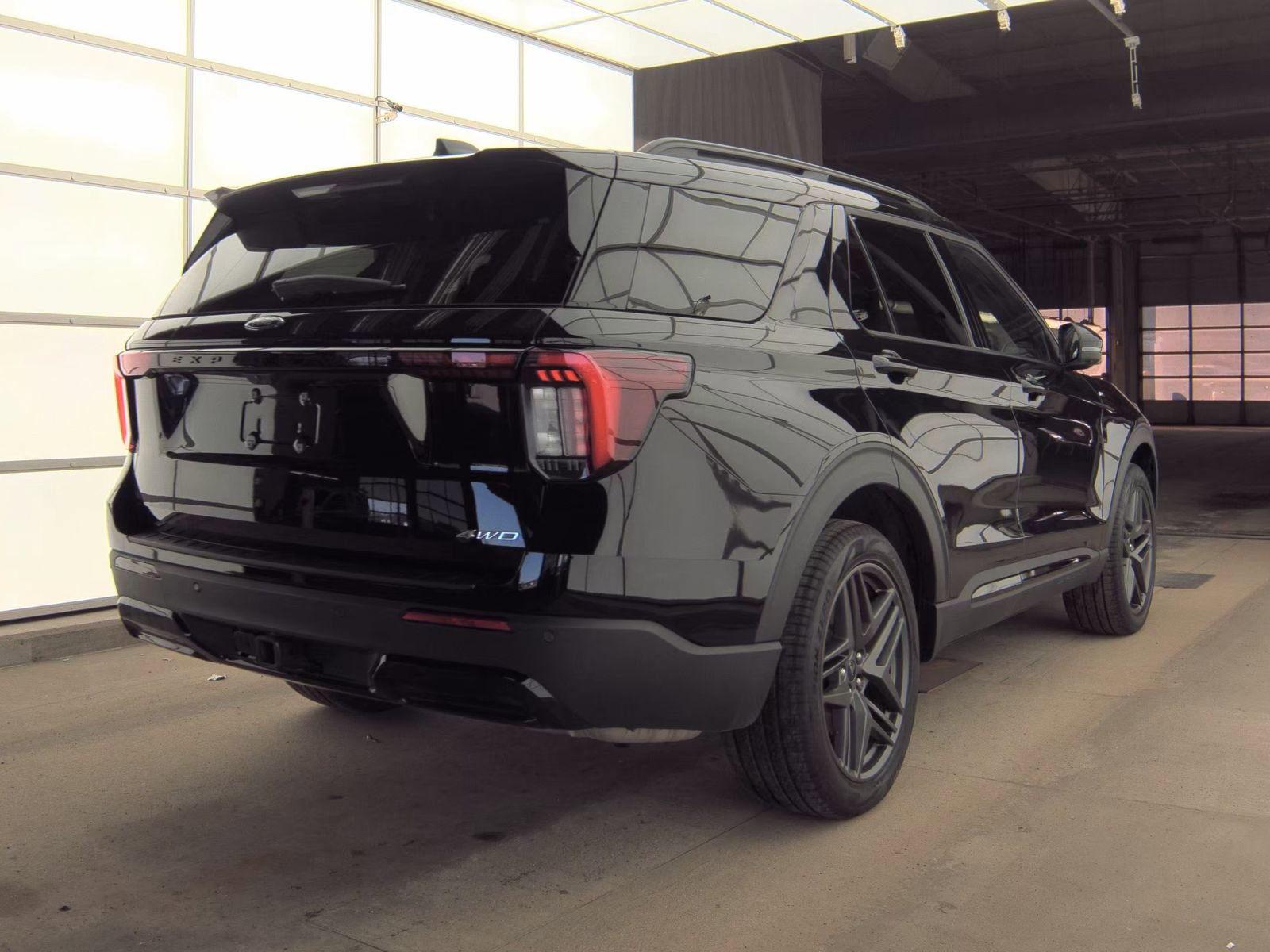 Used 2025 Ford Explorer ST-Line w/ Premium Package image 18