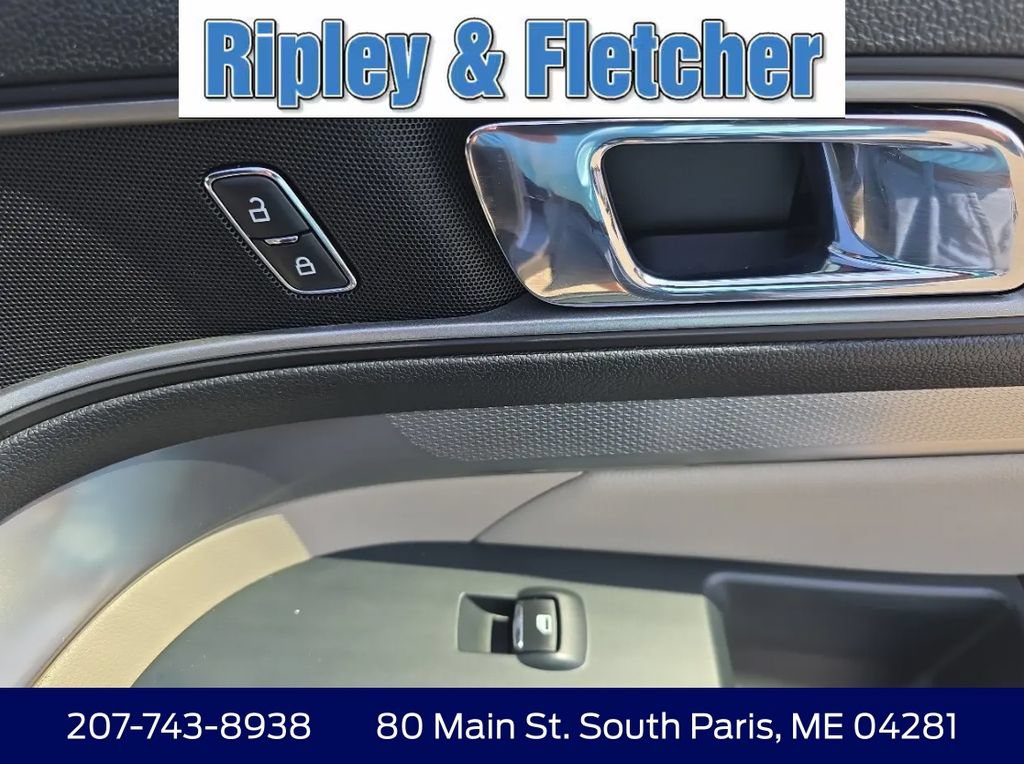 Used 2019 Ford Explorer XLT w/ Equipment Group 201A AWD/4WD image 14