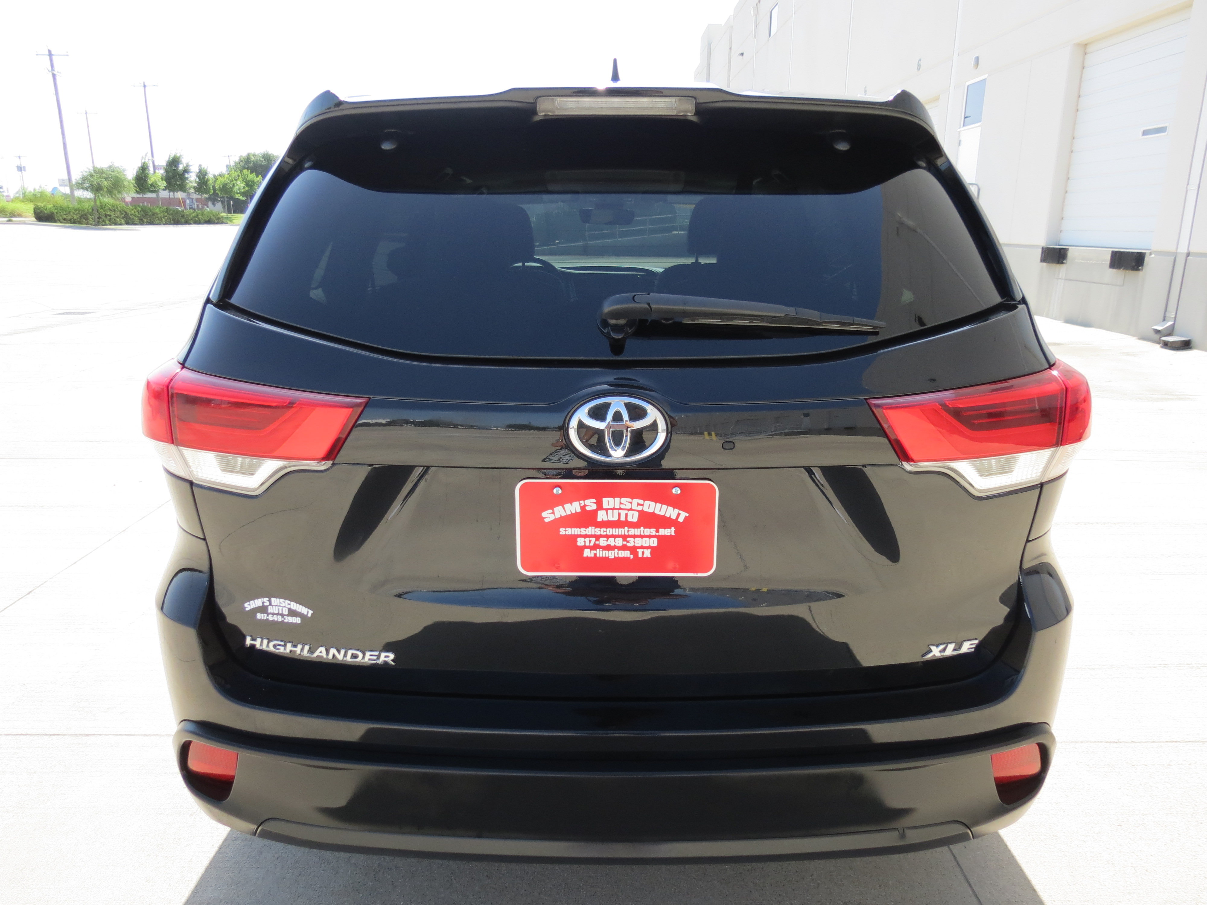 Used 2019 Toyota Highlander XLE FWD image 9