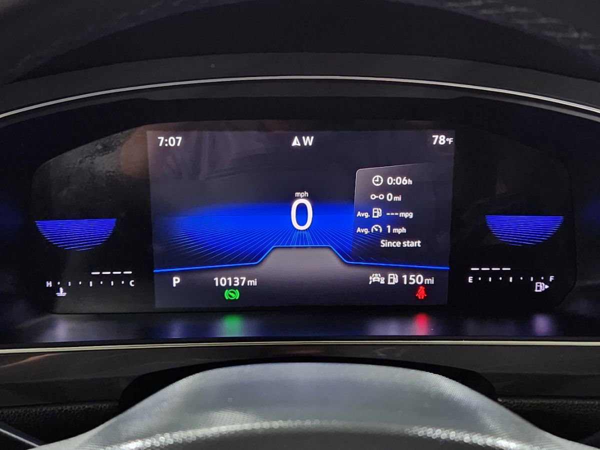 Used 2024 Volkswagen Tiguan SE R-Line image 32