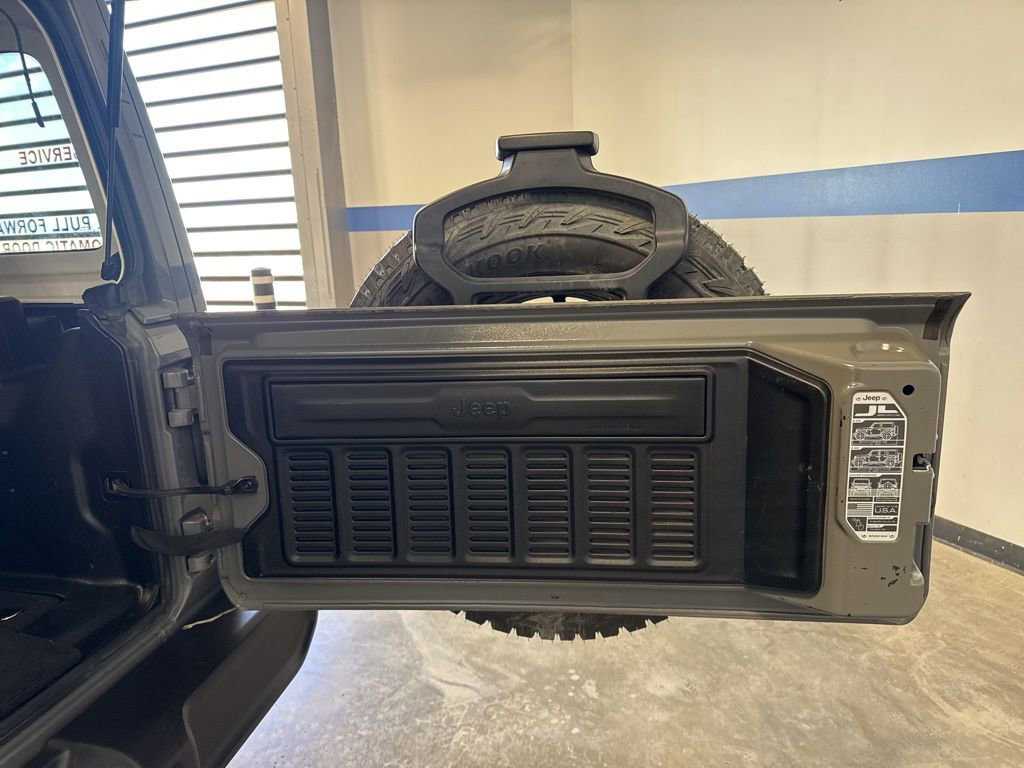 Used 2021 Jeep Wrangler Unlimited Sahara w/ Uconnect 4C Nav & Sound Group image 28