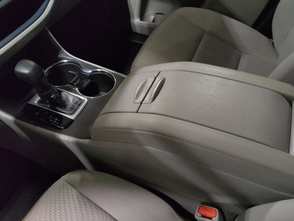 Used 2018 Toyota Highlander LE image 26