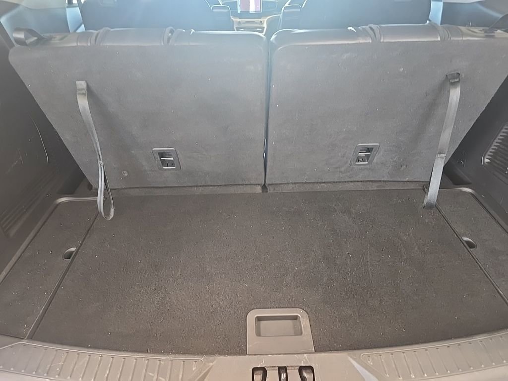 Used 2020 Ford Explorer XLT w/ Equipment Group 202A image 30