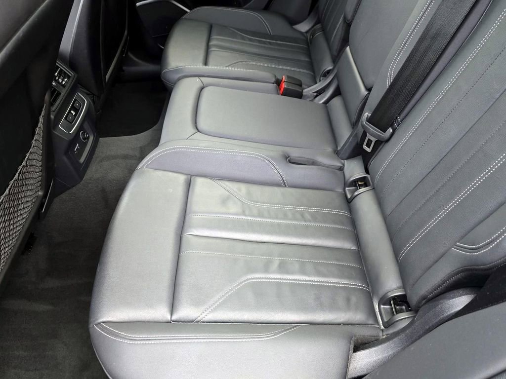 Used 2025 Audi Q5 2.0T Premium image 32