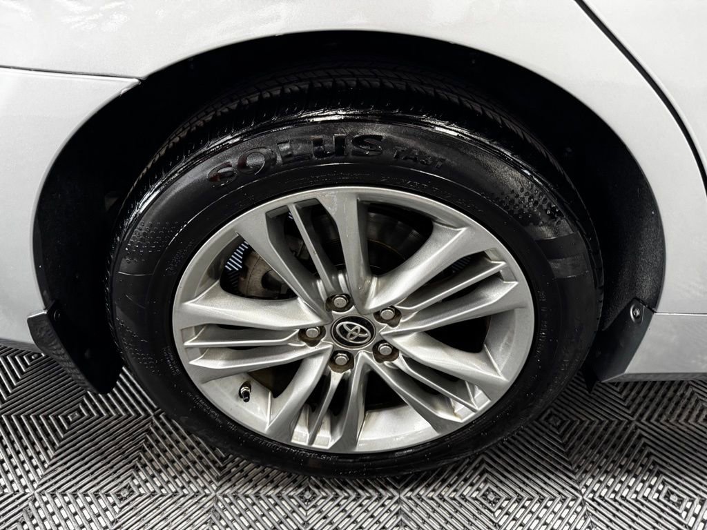 Used 2017 Toyota Camry SE FWD image 19