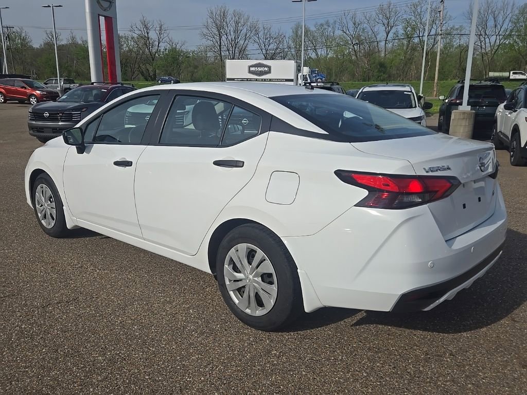 Used 2023 Nissan Versa S w/ Trunk Package FWD image 5