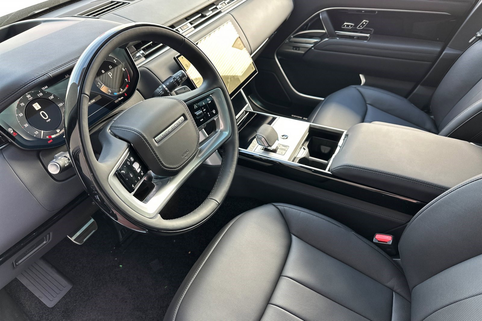 New 2026 Land Rover Range Rover Long Wheelbase SE image 5