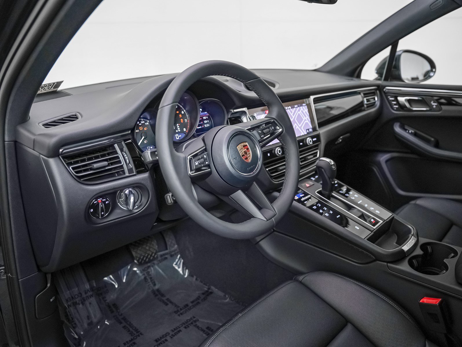 New 2026 Porsche Macan image 4