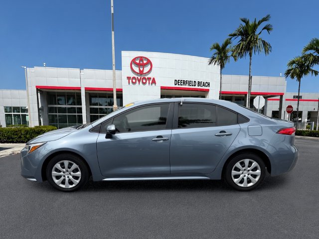 Used 2025 Toyota Corolla LE FWD image 4