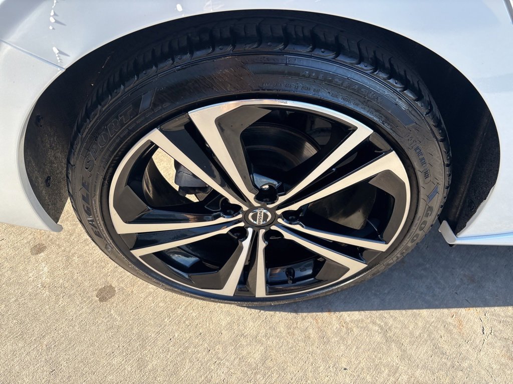 Used 2021 Nissan Sentra SR w/ SR Premium Package image 15