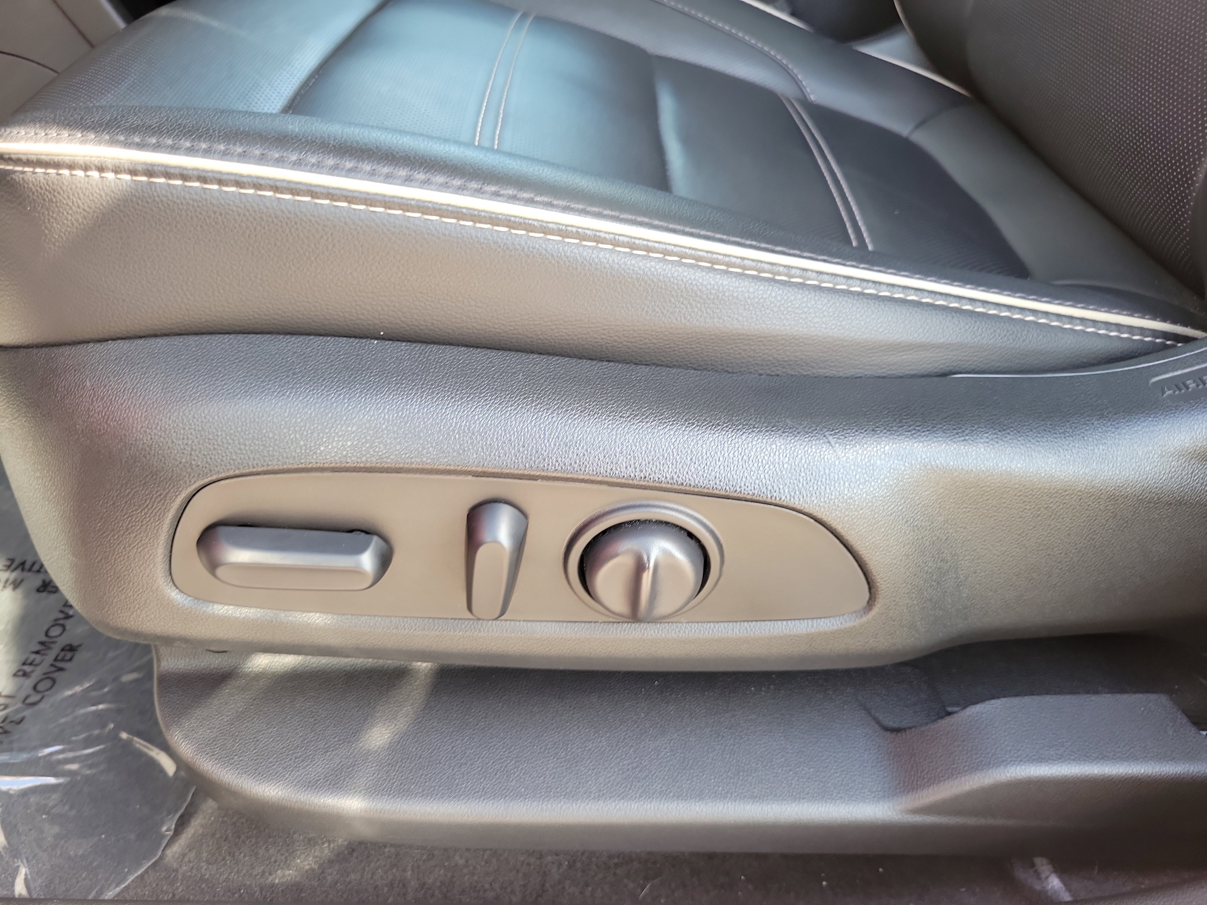 Used 2020 GMC Acadia Denali w/ Technology Package image 13