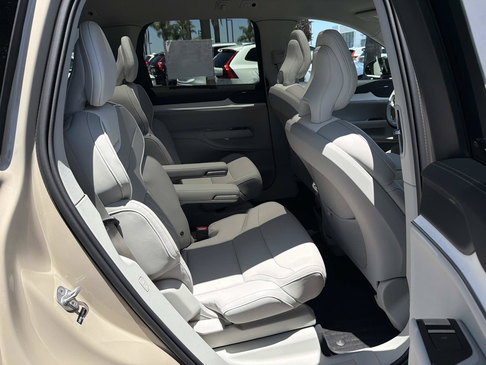 Certified 2025 Volvo EX90 Plus AWD/4WD image 25