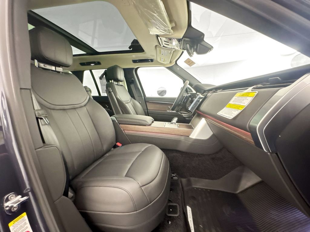 New 2026 Land Rover Range Rover SE image 28