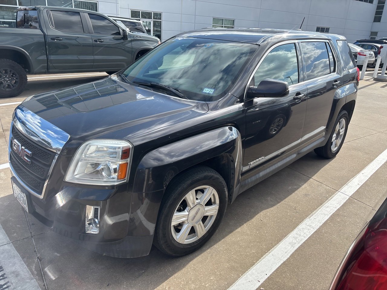 Used 2015 GMC Terrain SLE image 1
