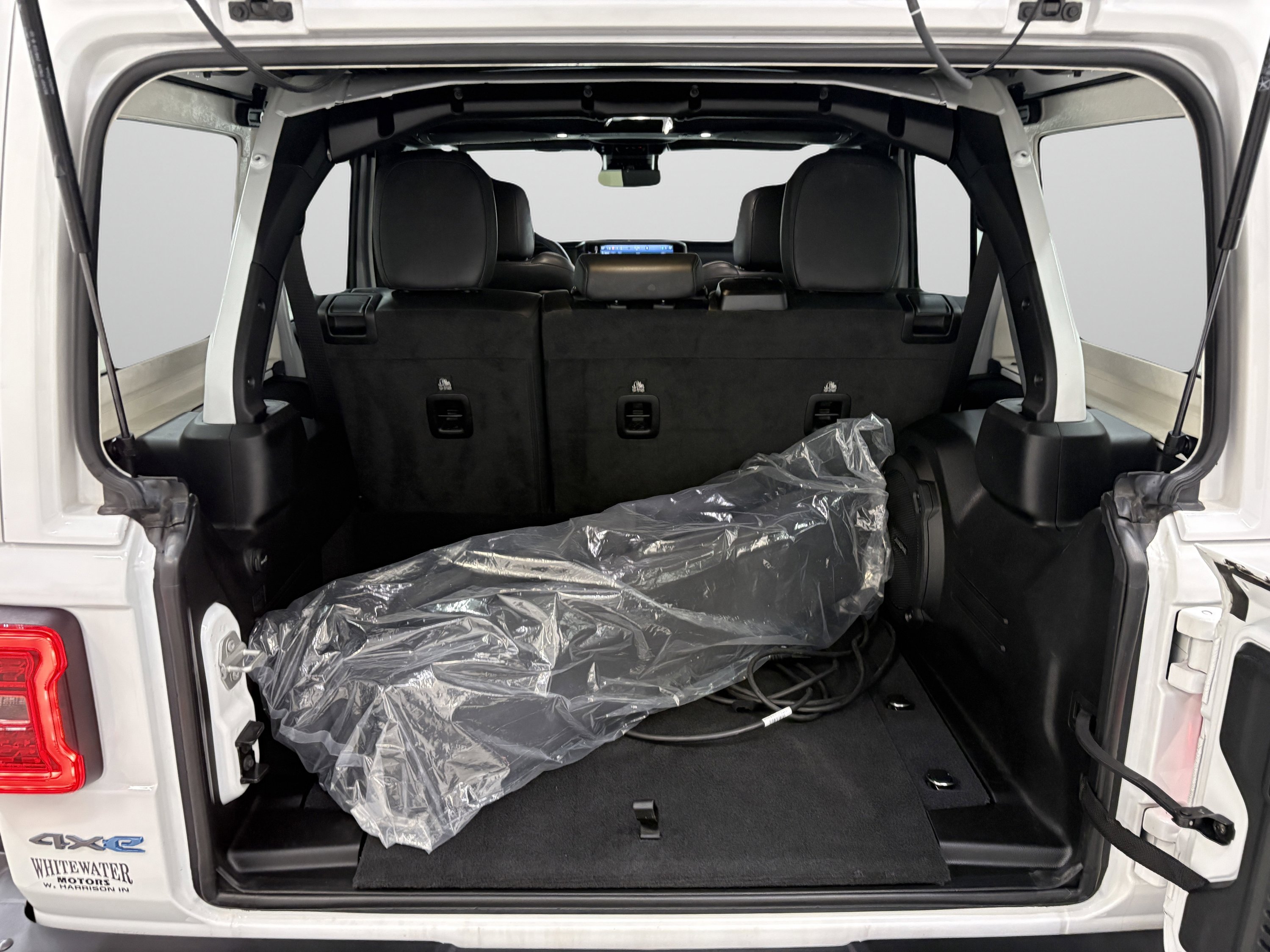 Used 2024 Jeep Wrangler Unlimited Rubicon 4xe image 10