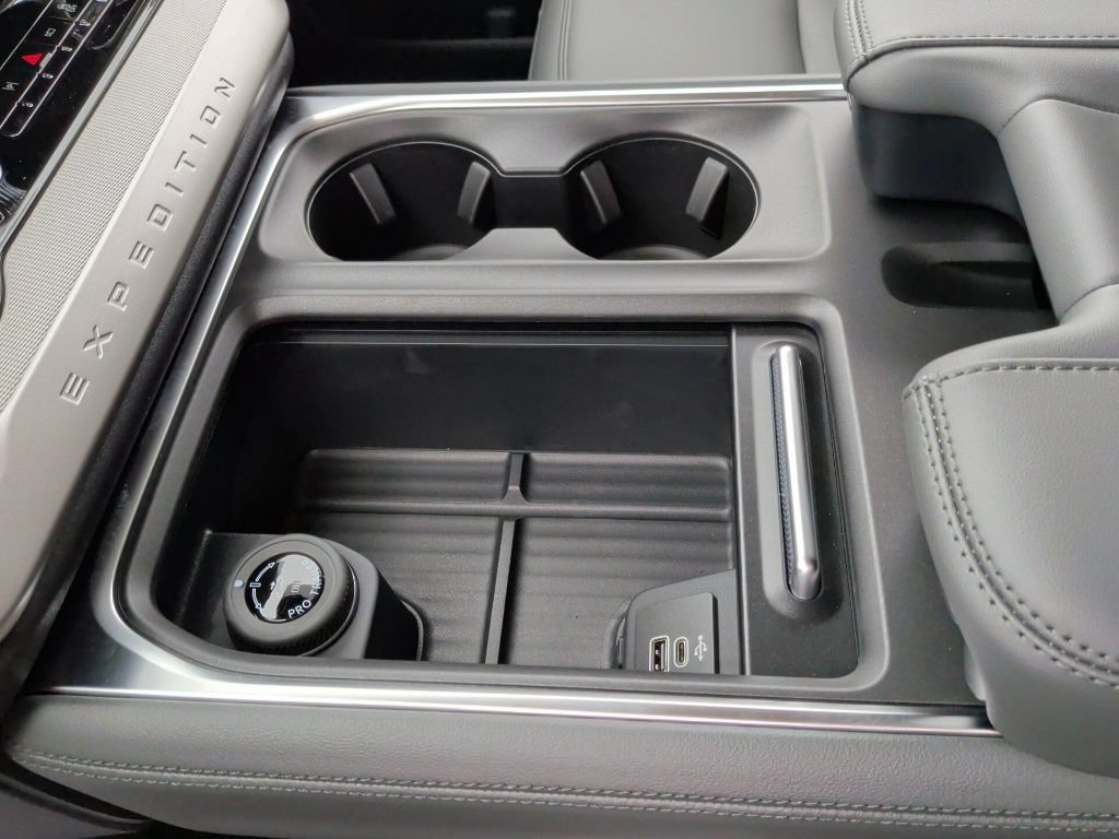 New 2027 Ford Expedition Active RWD image 30