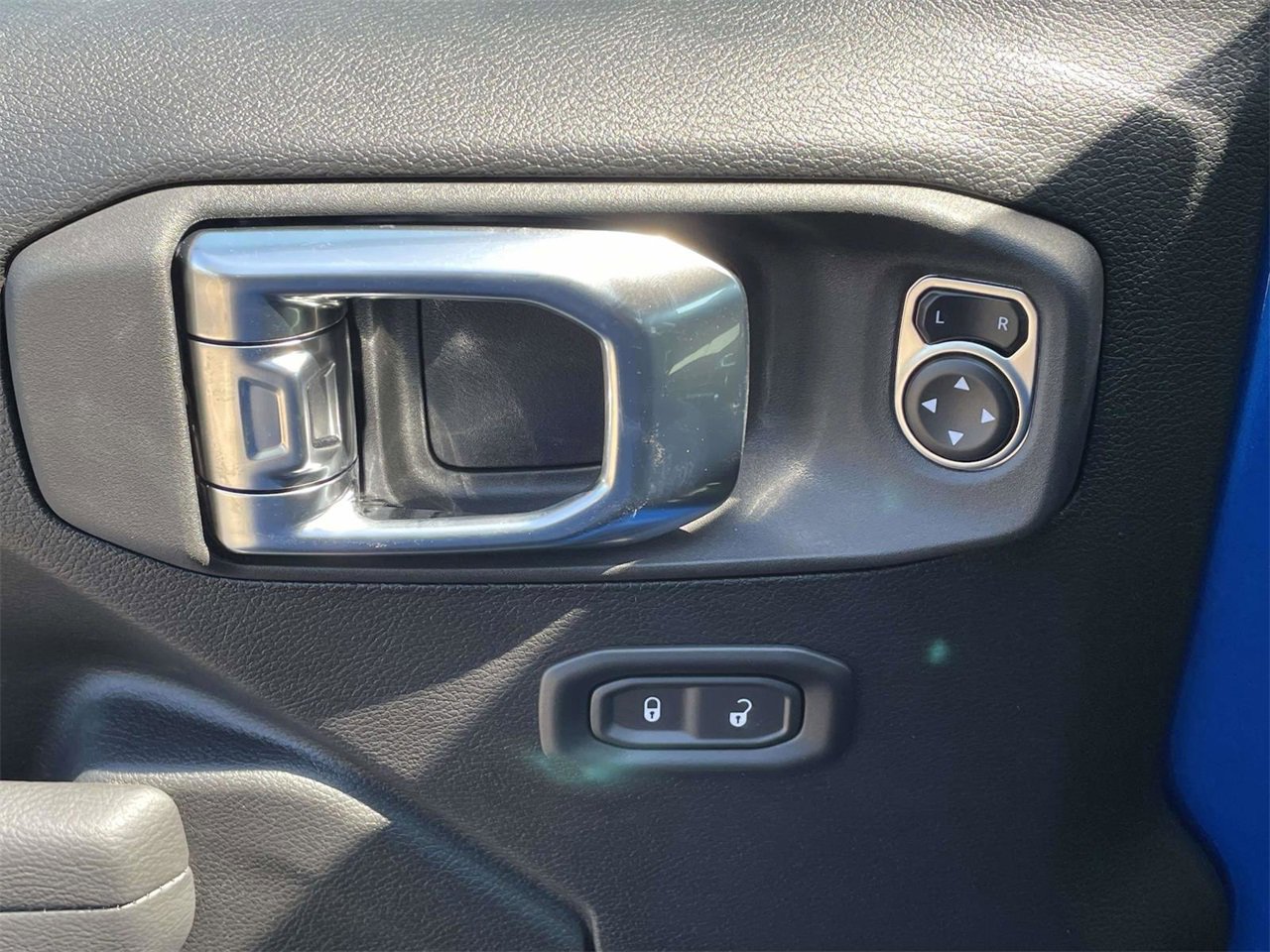 New 2025 Jeep Gladiator Sport image 29