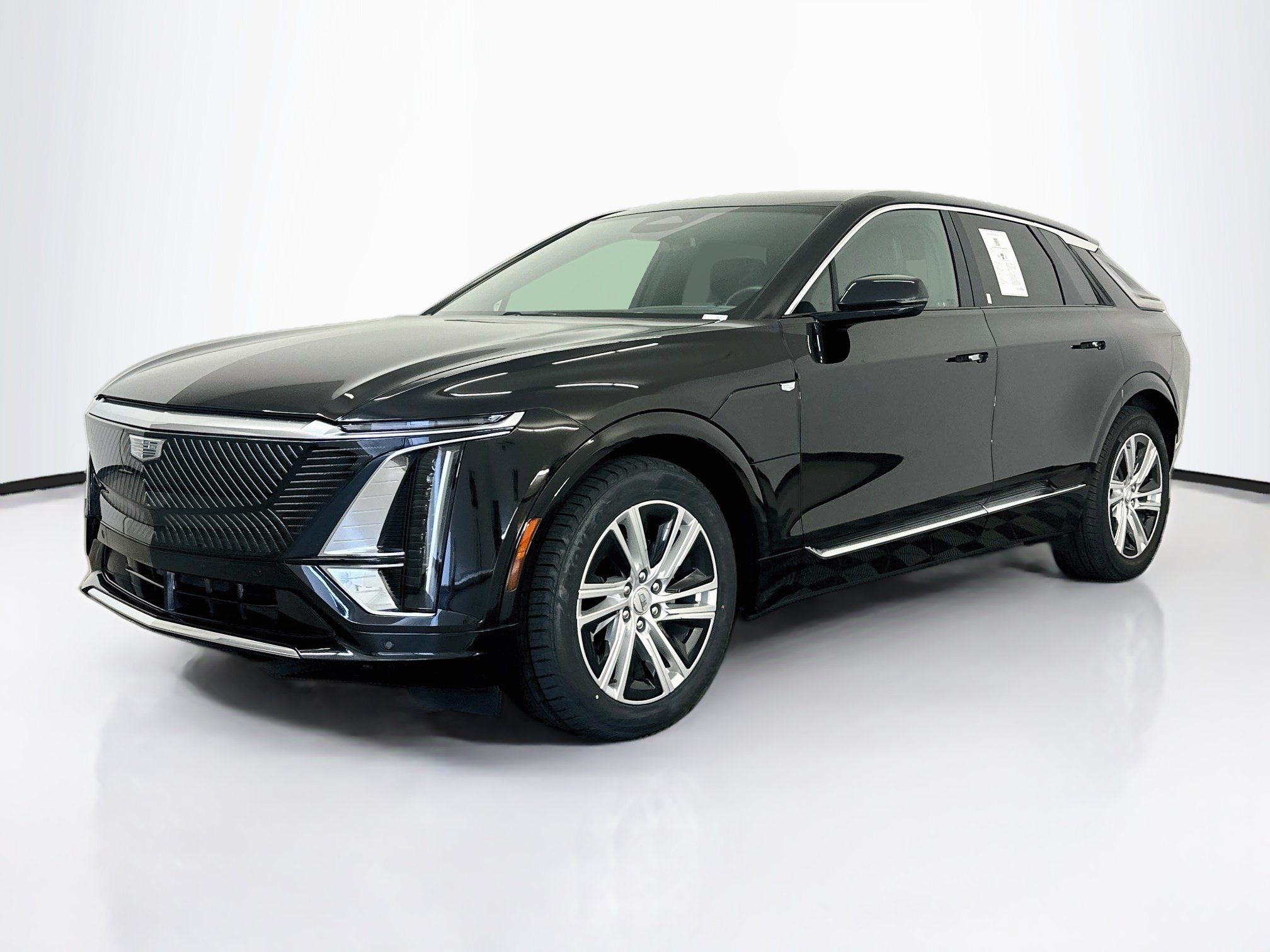 Used 2024 Cadillac Lyriq Tech AWD/4WD image 3