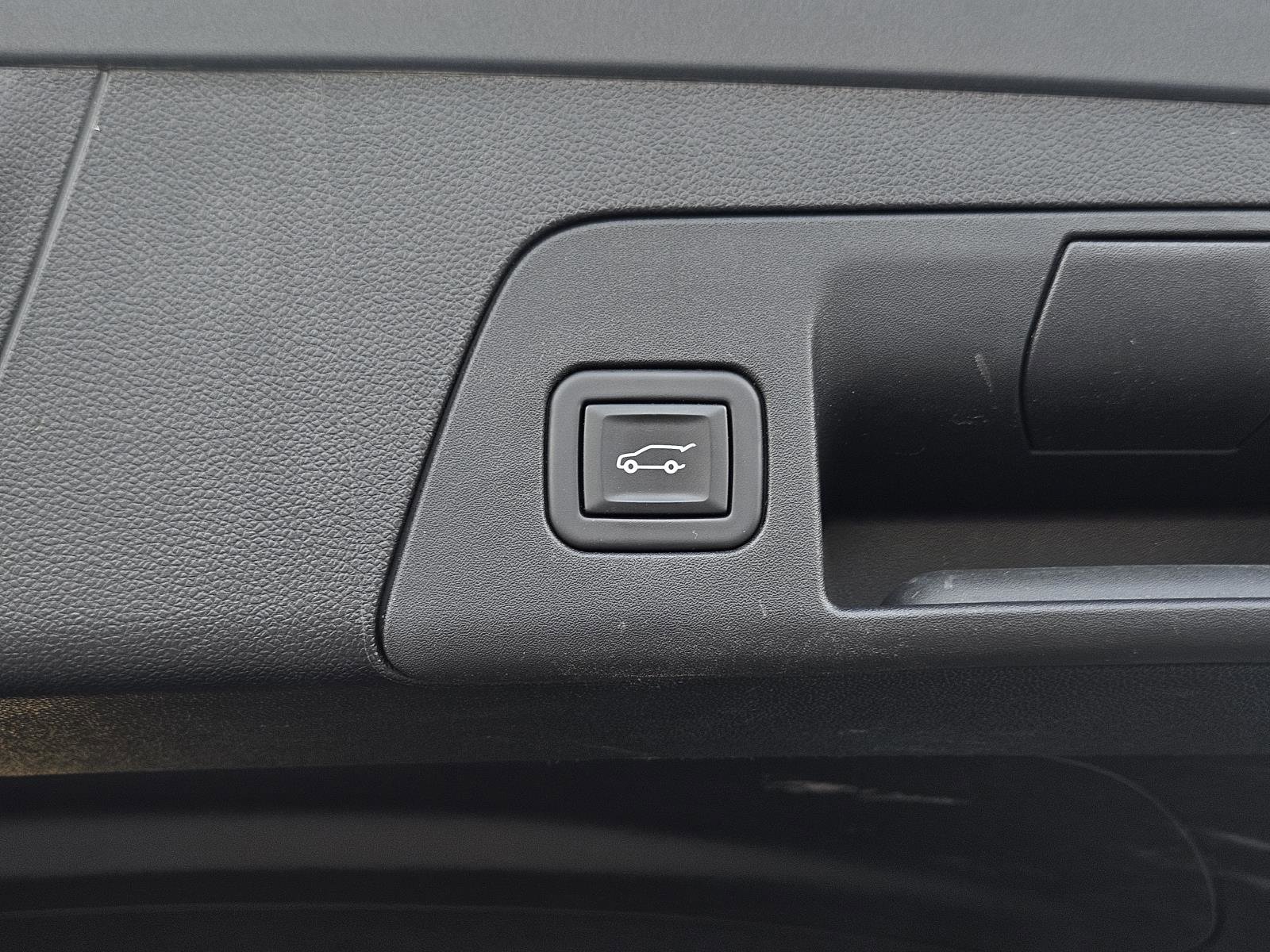 Used 2023 Buick Envision Essence image 10